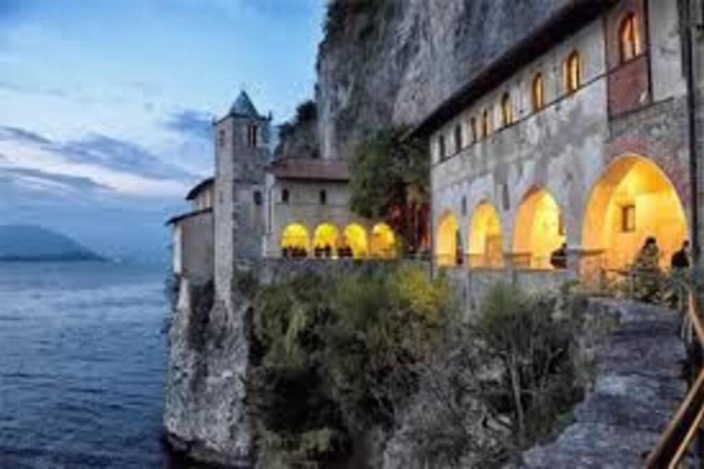 Lago Maggiore, Leggiuno, Ampio Appartamento Экстерьер фото